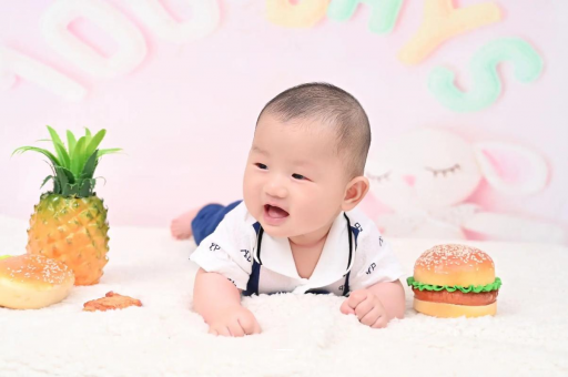 永城宝宝在妈妈肚子里